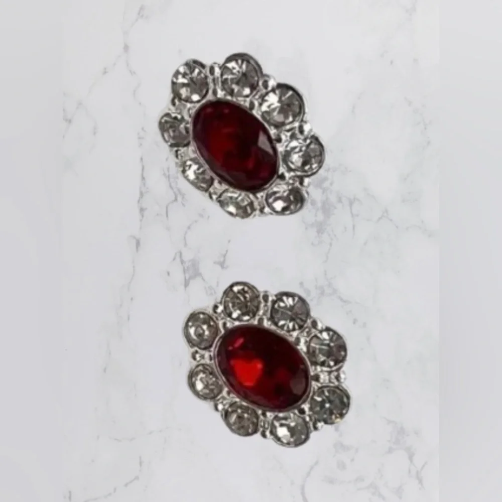 ♦️ AVON NIB STUNNING ROYAL RED NECKLACE AND EARRING SET Ensemble  Old Stock